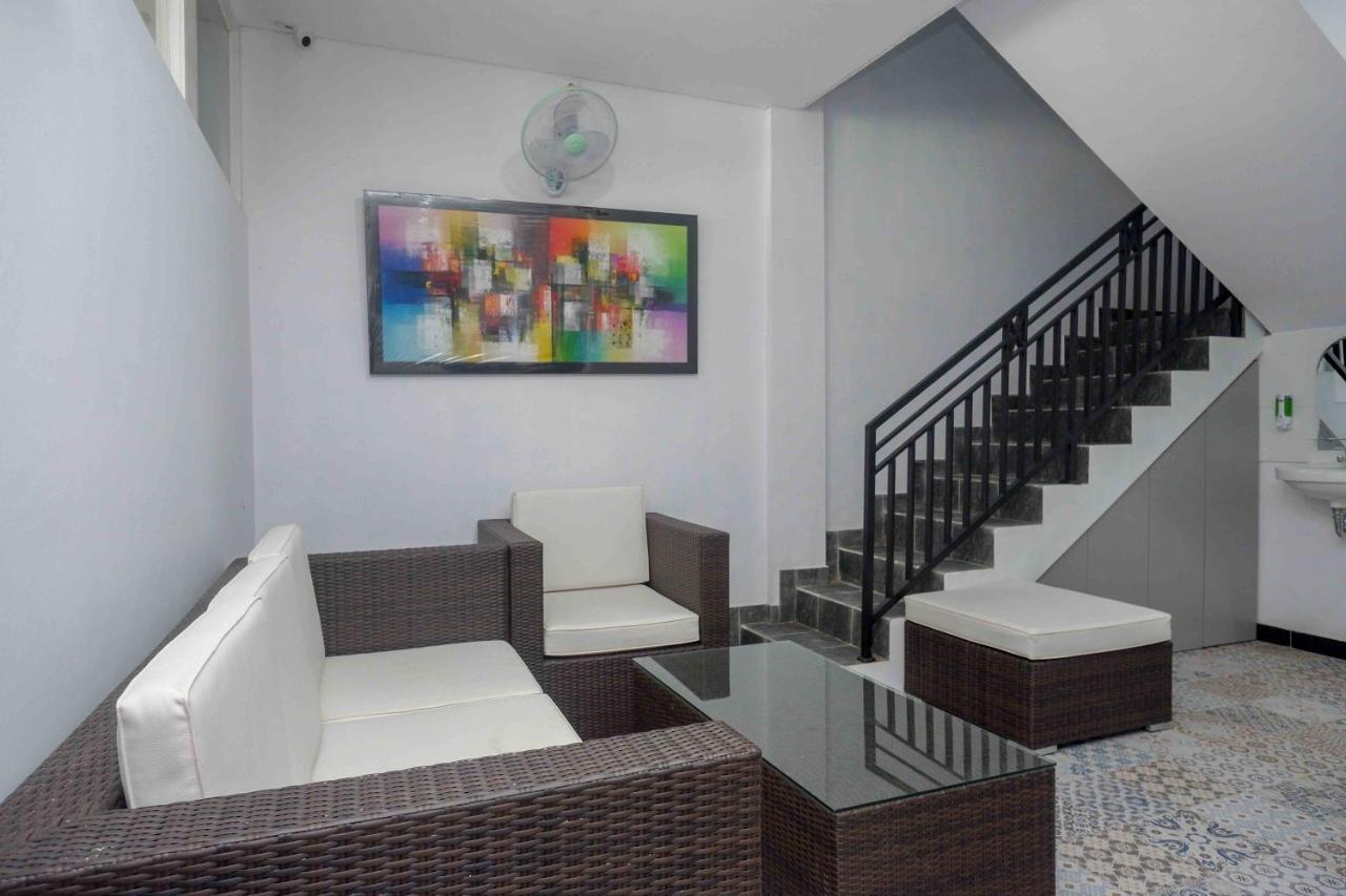 Reddoorz Plus Near Patung Kuda Undip Jatingaleh Exterior photo